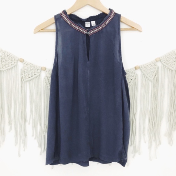 Melrose and Market Tops - Melrose and Market Embroidered Keyhole Tank C5